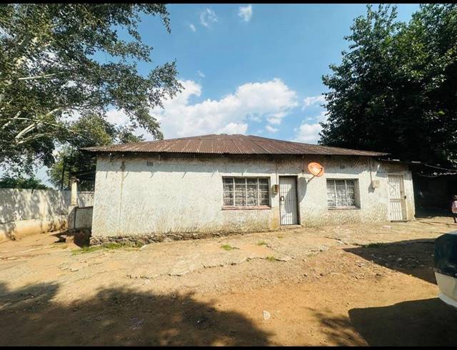 12 BEDROOM HOUSE FOR SALE IN GERMISTON STATION